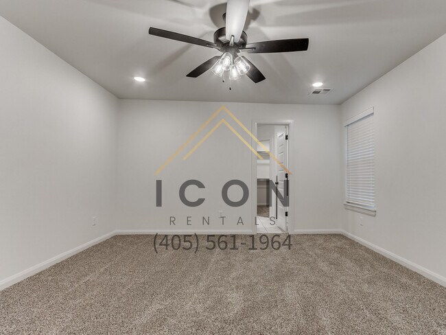 Building Photo - 5001 SE 86th St