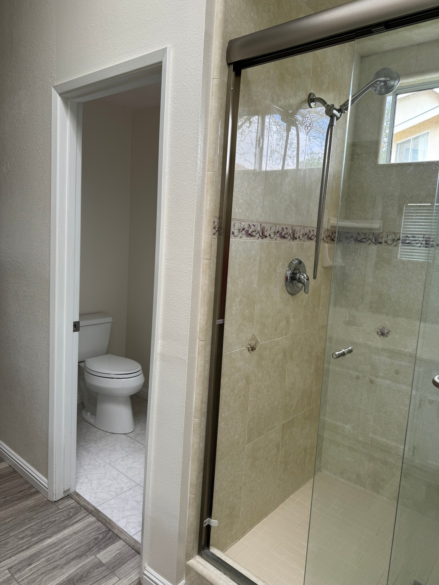 master bathroom - 4184 Breezy Glen Dr