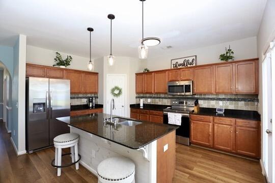 Building Photo - 3260 Matthews Dr