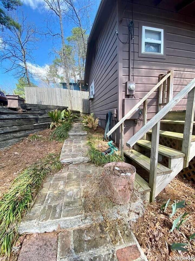 Building Photo - 315 Galveston Dr