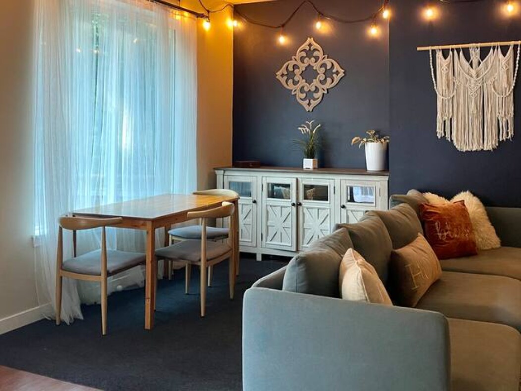 Building Photo - 3669 Reagan Ave