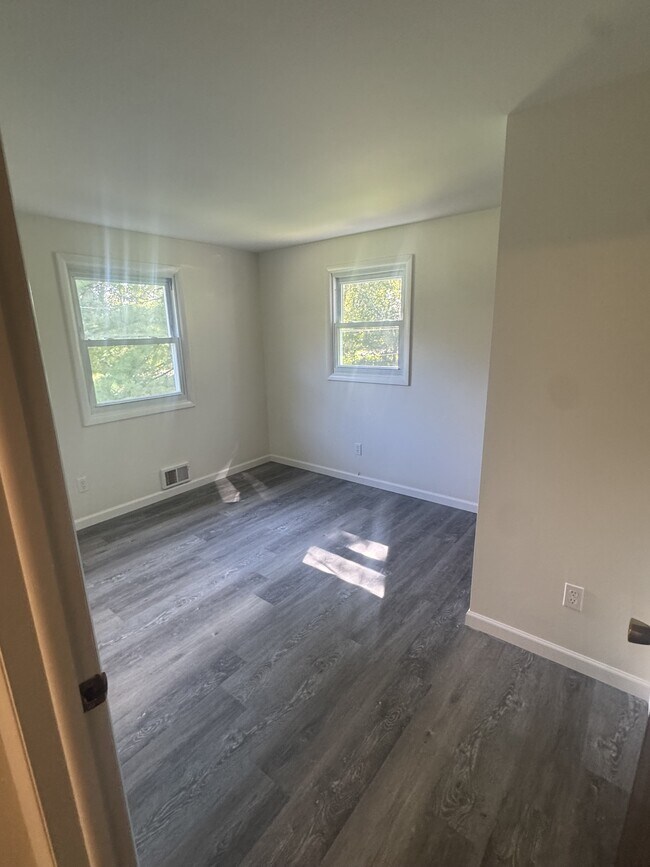 Building Photo - 109 Hutchings Rd