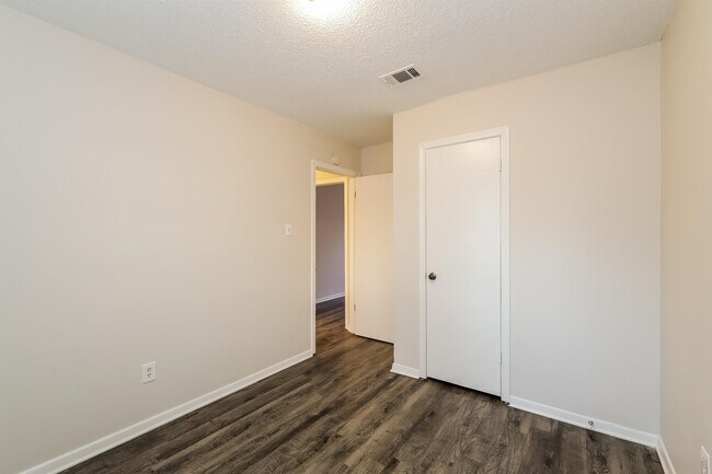 Building Photo - 4520 Northwood Hills Dr