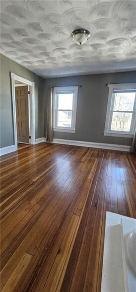 Building Photo - 358 Weeden St