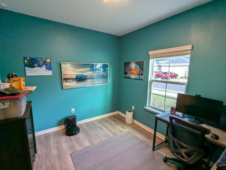 Building Photo - 3459 NE 38th Ln