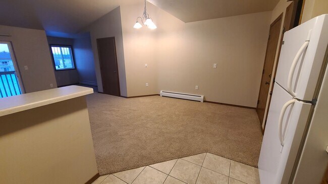 Building Photo - 1 Bed 1 Bath, 975 Sq Ft, 2nd Floor