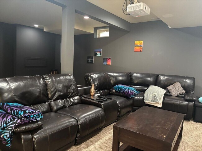 Building Photo - 501 Rain Tree Cir