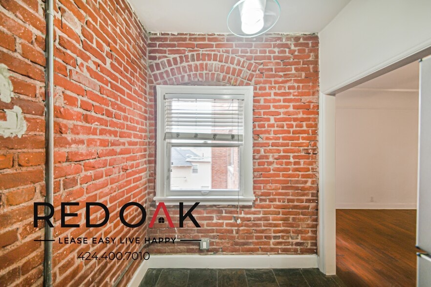 Building Photo - 716 S Berendo St