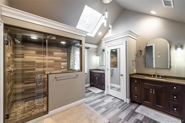 Building Photo - 65 Oriole Way