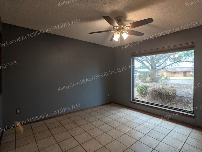 Building Photo - Spacious Luxury in Colonial Park