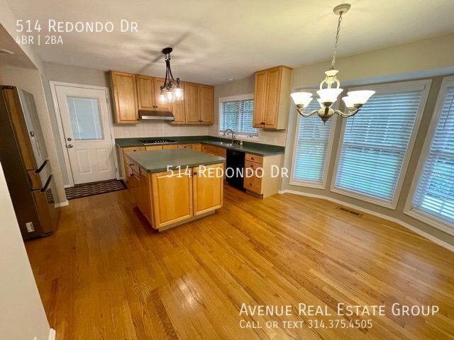 Building Photo - 514 Redondo Dr
