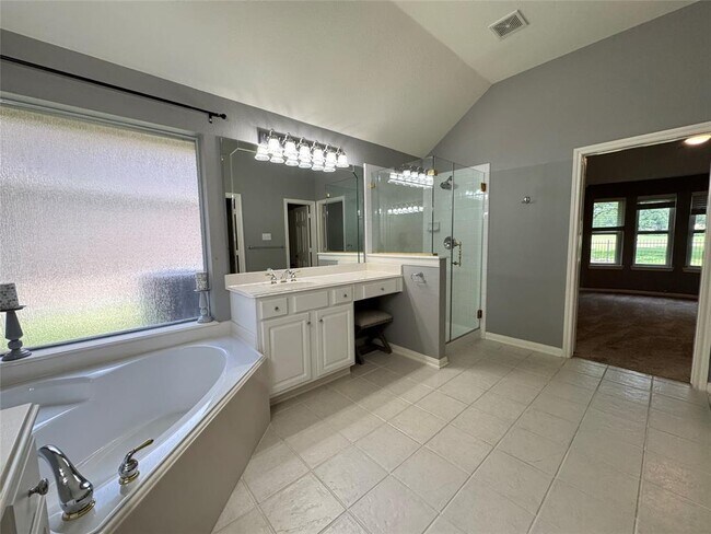 Building Photo - 5822 Pinellas Park Ct