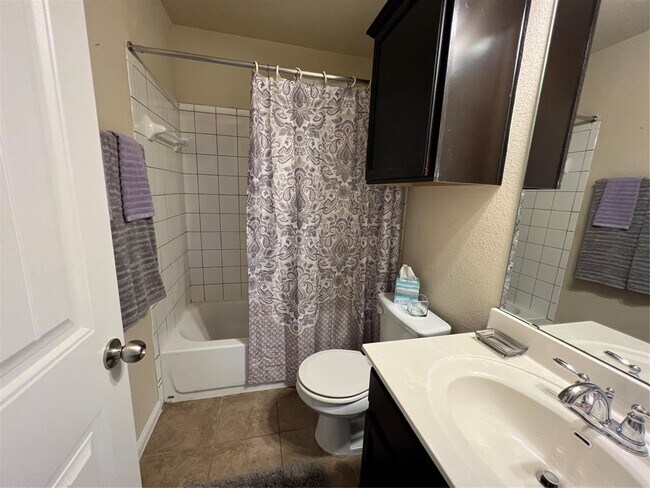 Building Photo - 1010 Lost Pines Ln