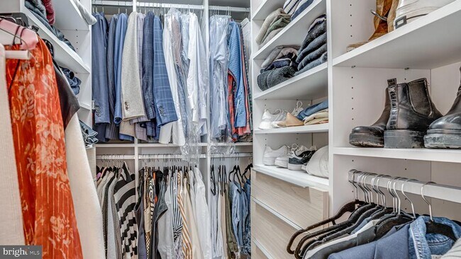 Building Photo - 2003 1st St NW