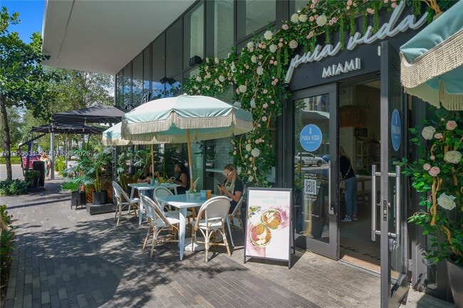 Building Photo - 2960-2960 NE 207th St