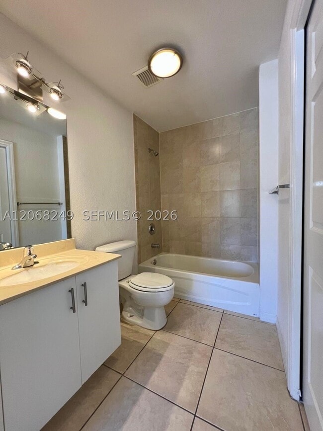 Building Photo - 3824 SW 48th Ave
