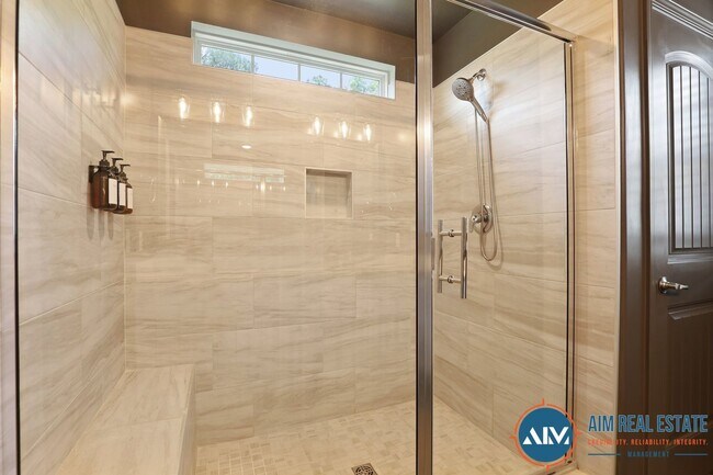 Building Photo - Spacious and Modern 4BR Home in Millstone ...