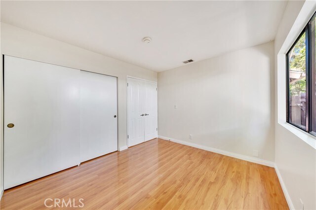Building Photo - 156 Appletree Ave