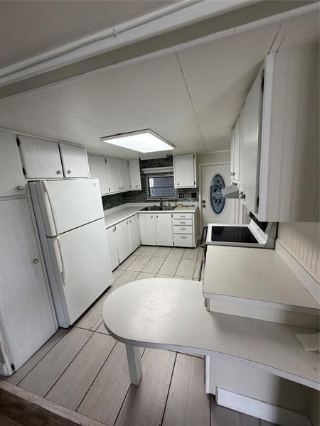 Building Photo - 1720 SW 83rd Ave