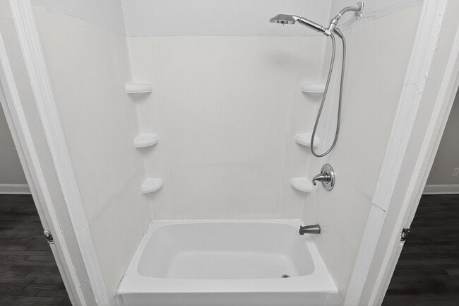 Building Photo - Cozy 2 Bedroom Duplex Close to NoDa!