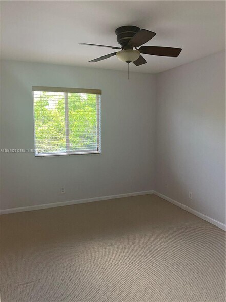 Building Photo - 130 Palm Desert Ln