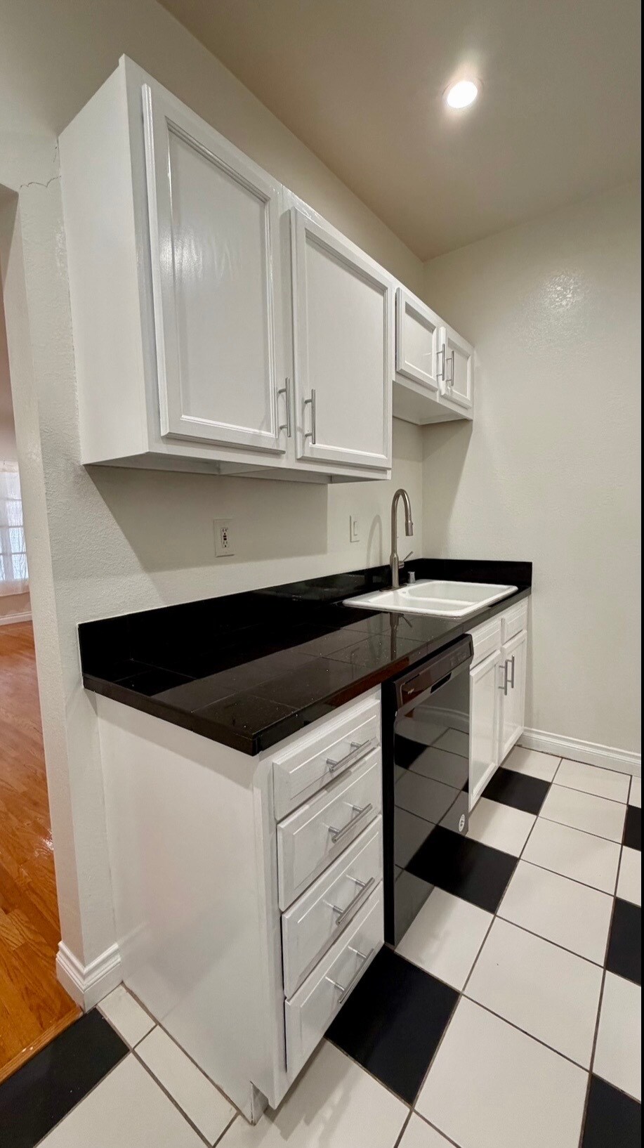 Building Photo - 422 N Spaulding Ave