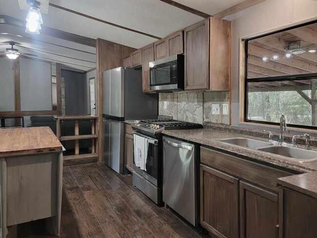 Building Photo - 124 Mockingbird Ln