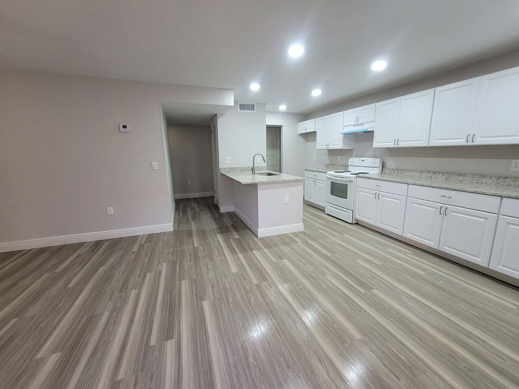 Building Photo - 1160 Calle Del Norte
