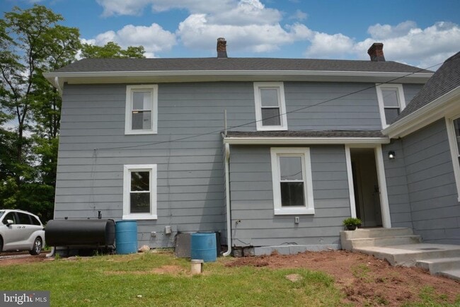 Building Photo - 1006 Circle Dr