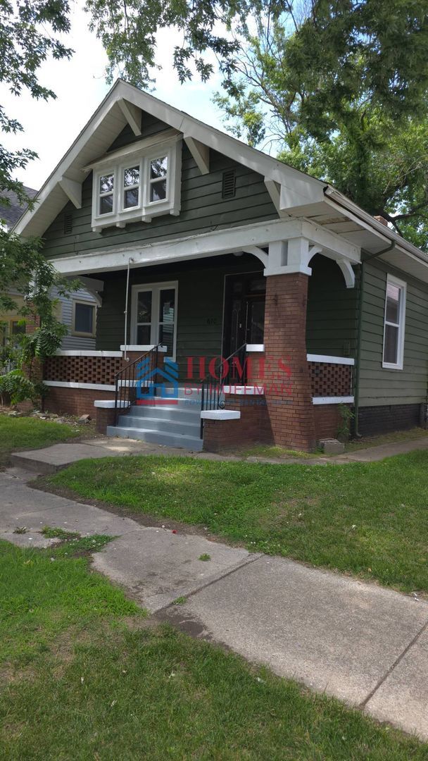 Building Photo - 610 E Gum St