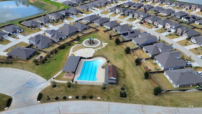 Building Photo - 40522 Winter Grass Bnd