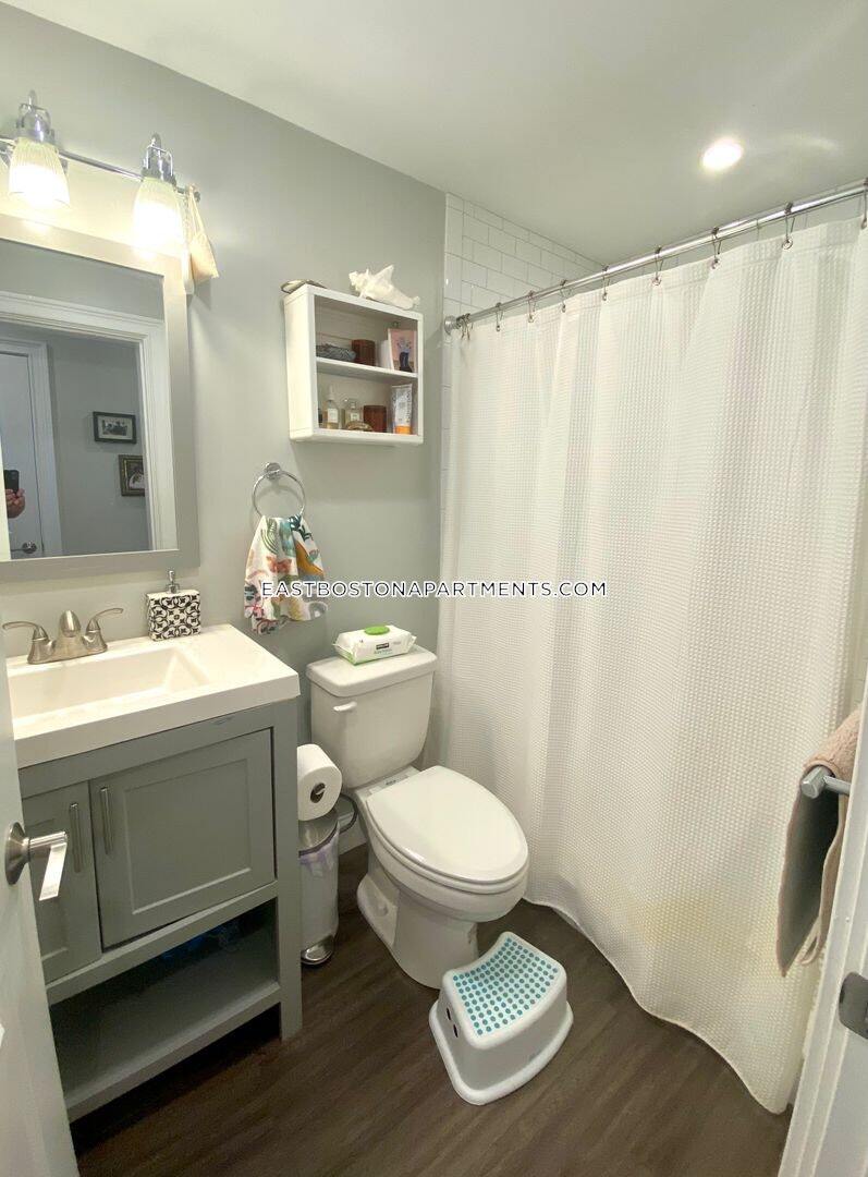 Building Photo - 147 Cottage St