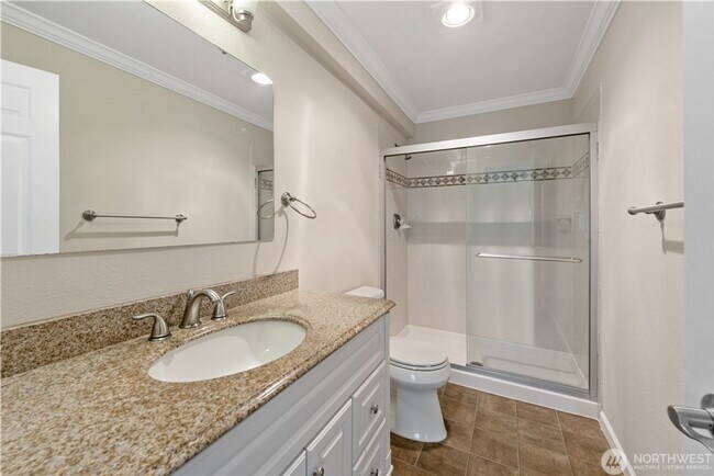Building Photo - 2Bd/2Ba Bellevue Condo