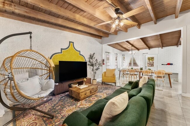 Building Photo - 3101 SW 16th St