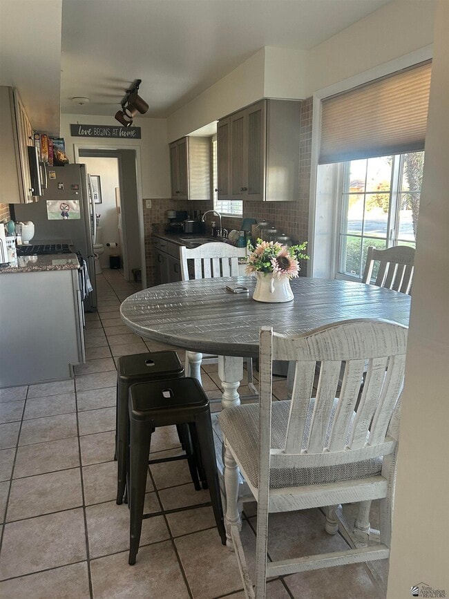 Building Photo - 333 E 30th St