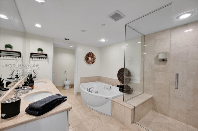 Building Photo - 3101 S Ocean Dr