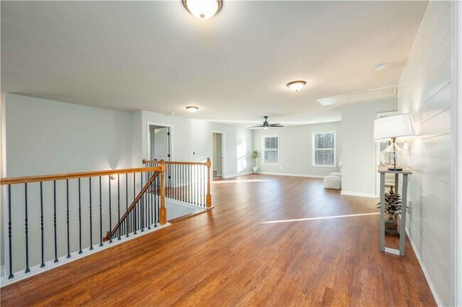 Building Photo - 5875 Chestnut Dr