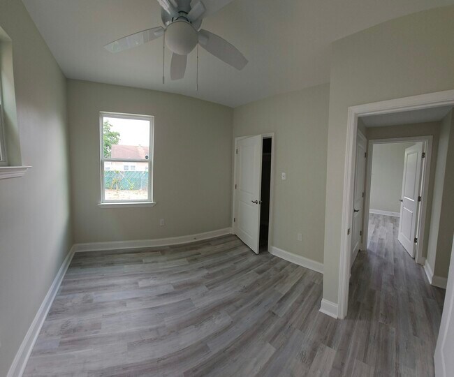 Building Photo - 8709 Apricot St