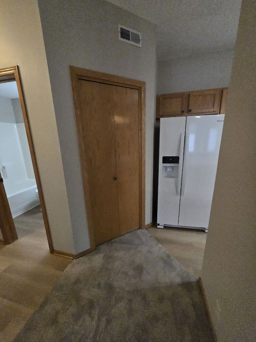 Building Photo - 950 67th St