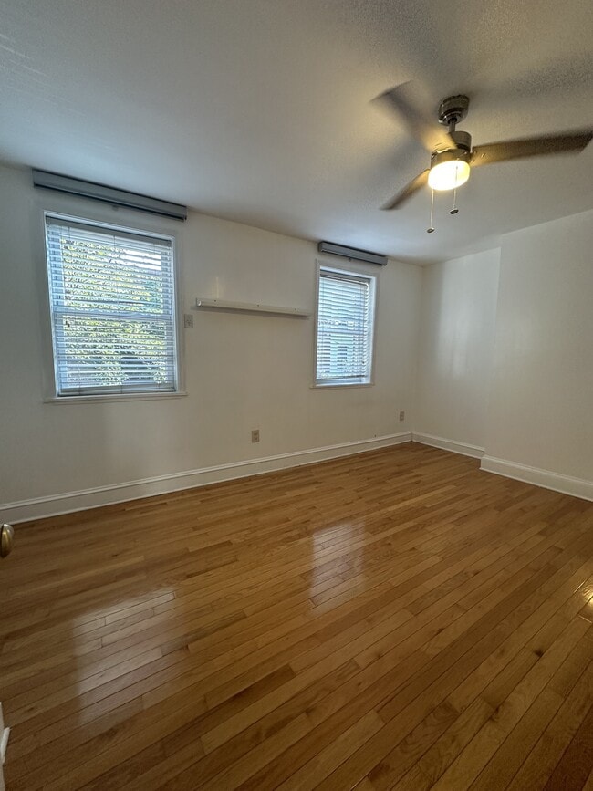 Building Photo - 1022 Carpenter St