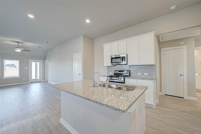 Building Photo - 8154 Royal Breeze Dr