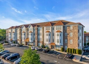 Building Photo - Elizabeth