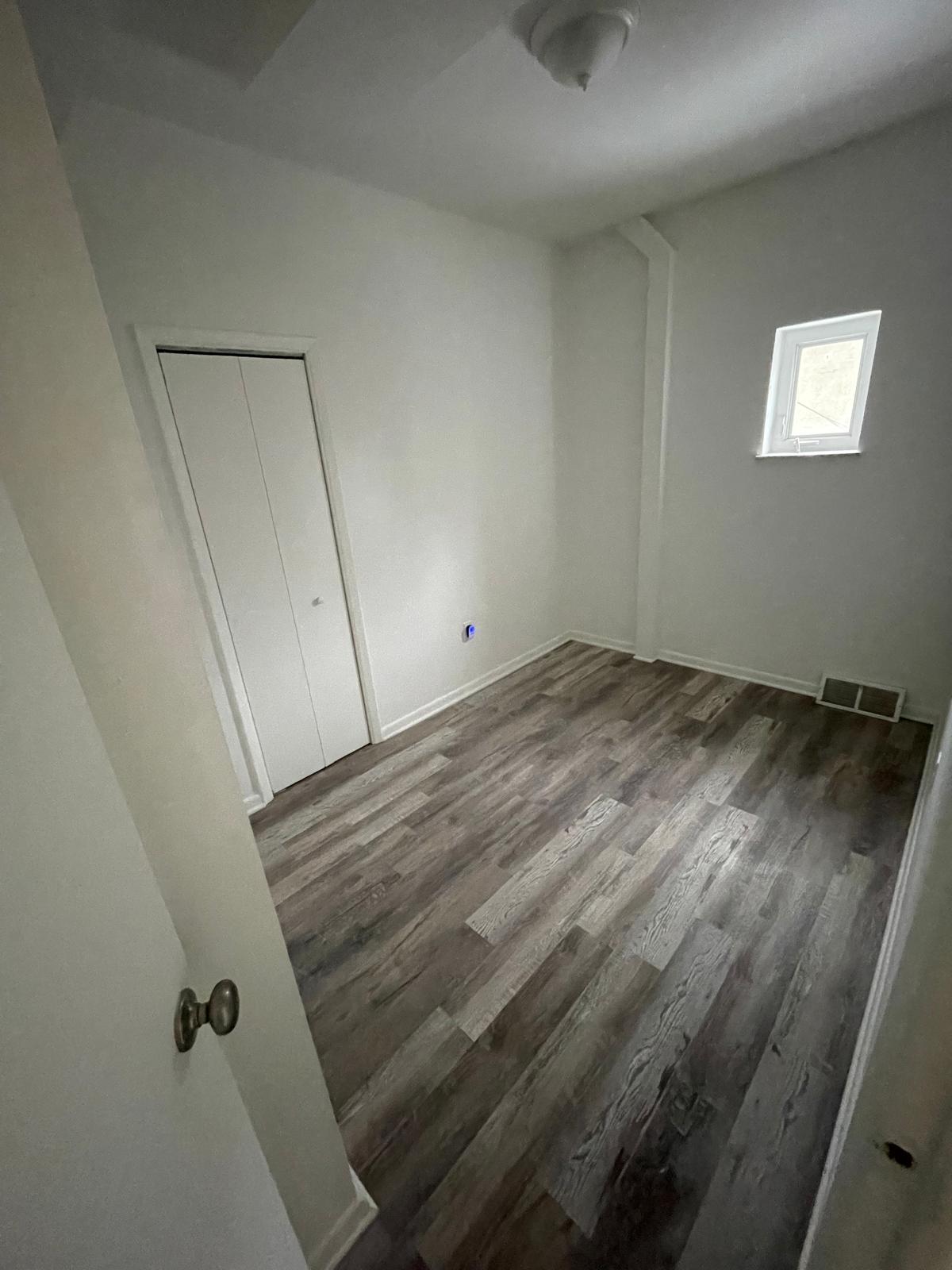 Building Photo - 1382 Center Ave