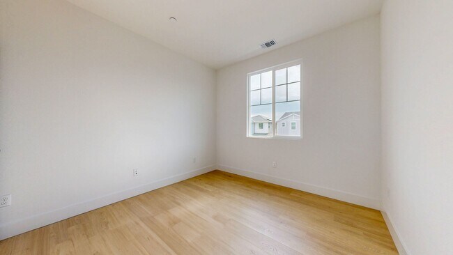 Building Photo - 2782 Sassy St