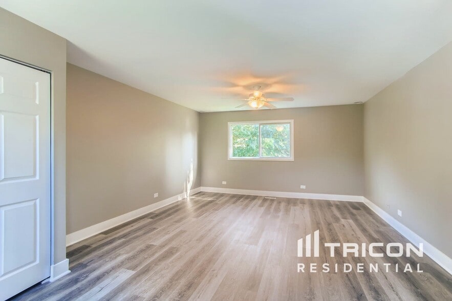 Building Photo - 1665 Trafalgar Ln