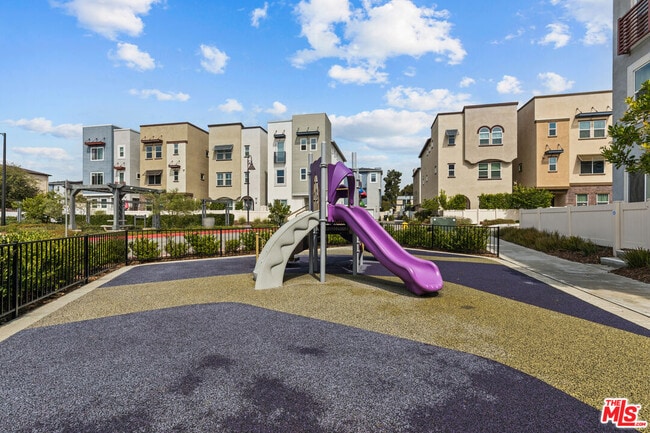 Building Photo - 625 Daniel Freeman Cir