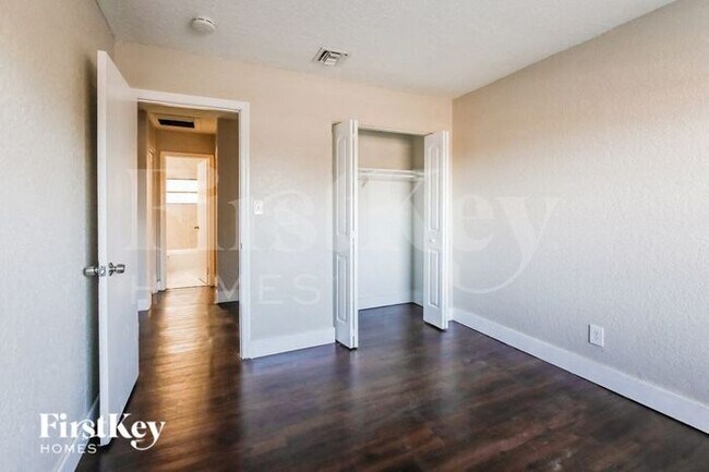 Building Photo - 2121 NW 28th Terrace