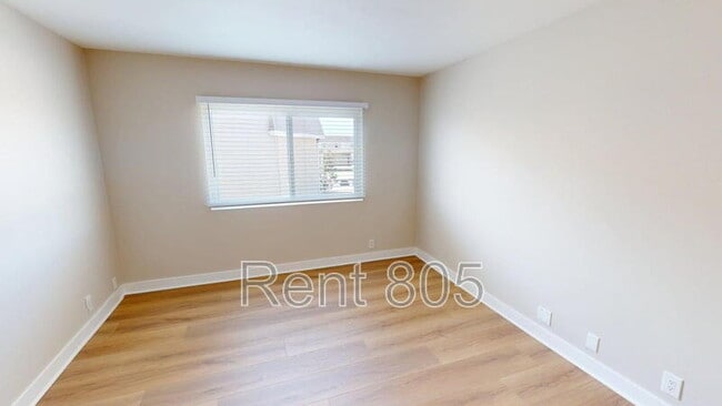 Building Photo - 309 E Surfside Dr