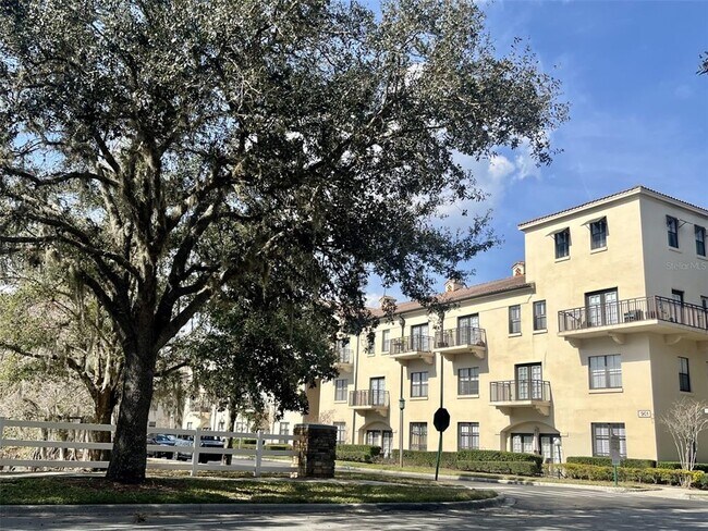 Building Photo - 901 Waterside Ln