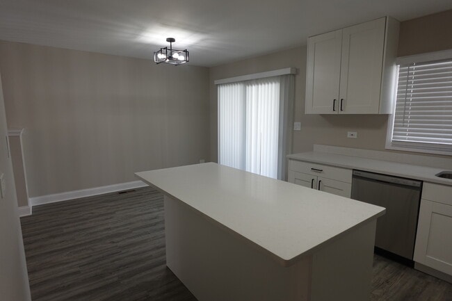 Building Photo - 1800 Hollywood Ave